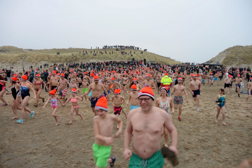 ../Images/Nieuwjaarsduik Nederzandt 2020 052.jpg